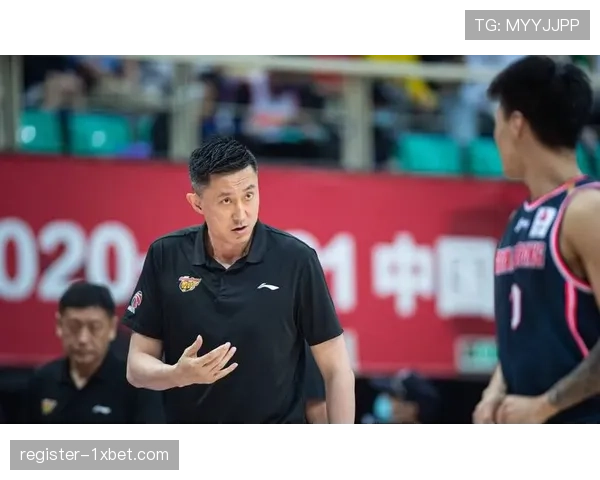 杜锋五上五下轮换遭诟病 领先18分被逆转暴露调整迟缓